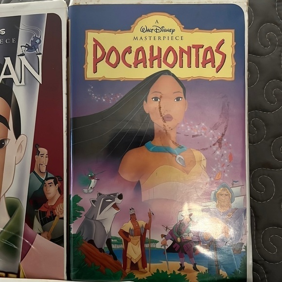 Walt Disney Lot of 5 VHS Tapes Mulan Pocahontas, chicken run - Picture 3 of 7